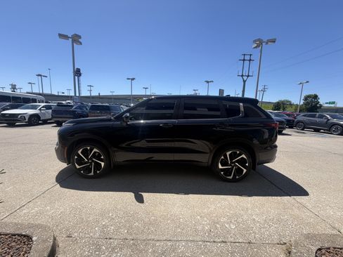 Used 2022 Mitsubishi Outlander SE AWD/4WD image 15