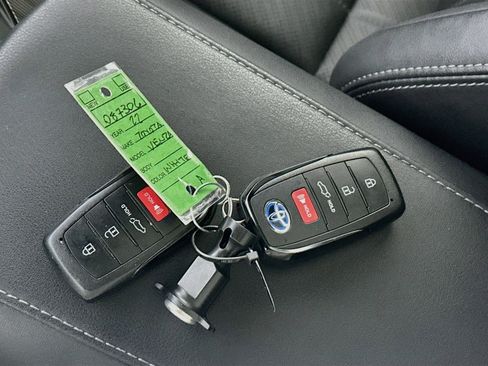Used 2022 Toyota Venza Limited w/ Advanced Technology Package AWD/4WD image 25