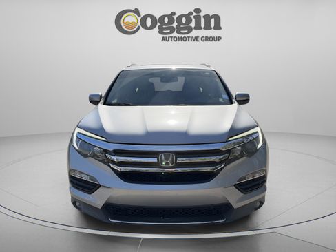 Certified 2017 Honda Pilot Touring image 9