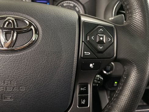 Used 2018 Toyota Tacoma TRD Sport w/ Technology Package image 22