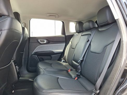 Certified 2022 Jeep Compass Latitude w/ Convenience Group AWD/4WD image 10