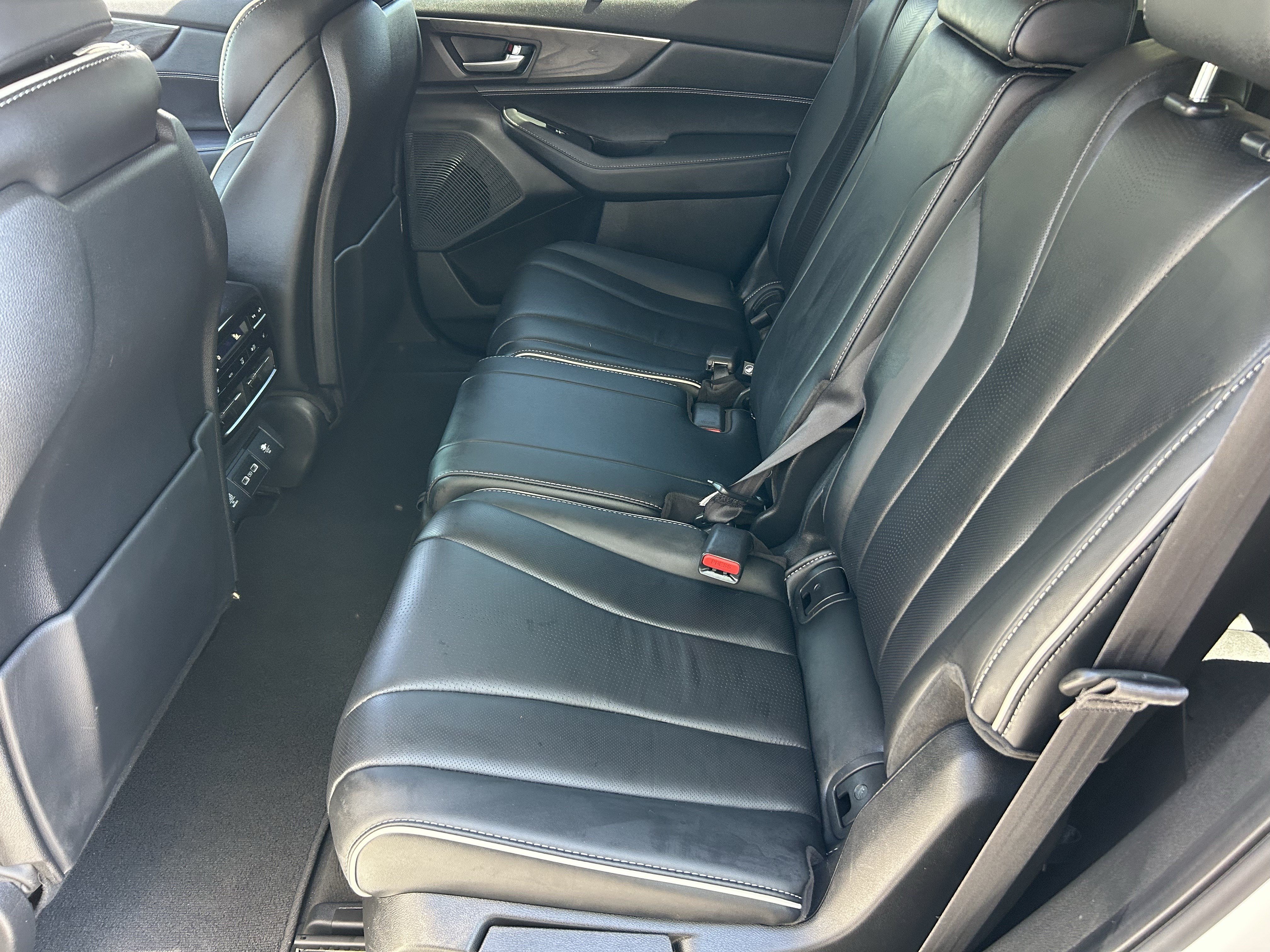 Used 2023 Acura MDX w/ Advance Package AWD/4WD image 16