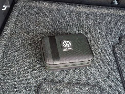 Used 2024 Volkswagen Atlas Cross Sport SE AWD/4WD image 28