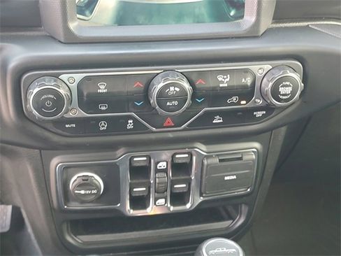 Certified 2022 Jeep Gladiator Sport image 31