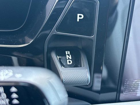 New 2026 Porsche Macan Electric image 22