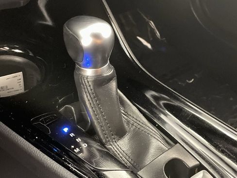 Used 2021 Toyota C-HR XLE FWD image 16