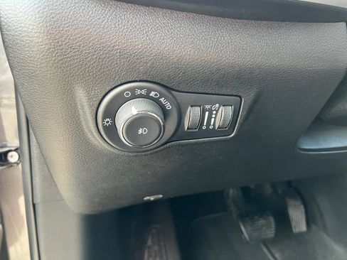 Used 2024 Jeep Compass Latitude AWD/4WD image 13