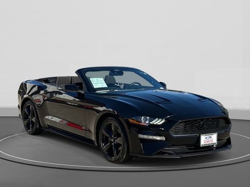 Used 2021 Ford Mustang Convertible w/ Equipment Group 101A image 4
