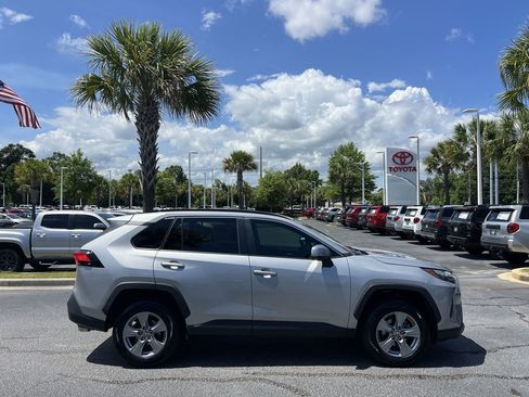 Used 2023 Toyota RAV4 XLE FWD image 11