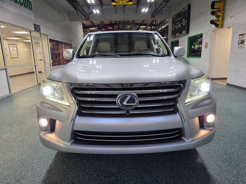 Used 2013 Lexus LX 570 4WD w/ Luxury Pkg w/Pre-crash image 3