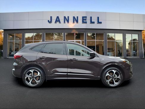 Used 2023 Ford Escape ST-Line Select w/ Tech Pack #2 image 4