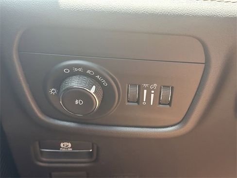 Used 2024 Jeep Grand Cherokee L Summit image 32