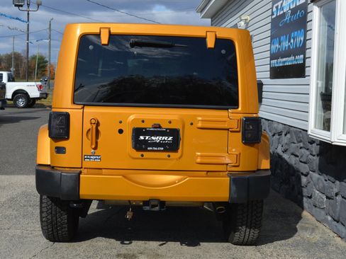 Used 2014 Jeep Wrangler Unlimited Sahara image 4