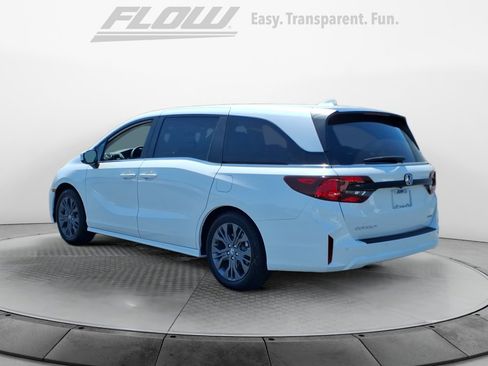 New 2026 Honda Odyssey Touring image 5