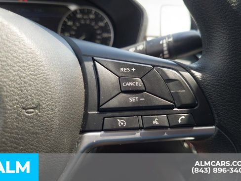 Used 2024 Nissan Altima 2.5 SV FWD image 11