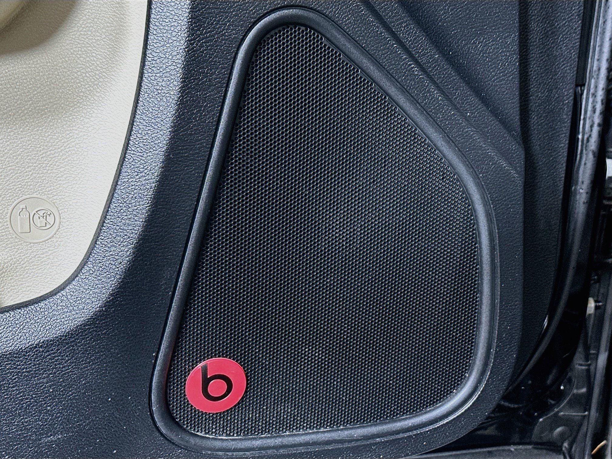 Used 2013 Dodge Charger SXT w/ Beats Audio Group AWD/4WD image 17