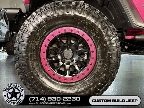 Used 2024 Jeep Wrangler Unlimited AWD/4WD image 26