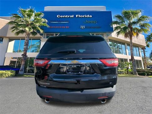Used 2021 Chevrolet Traverse LT w/ LT Premium Package image 6