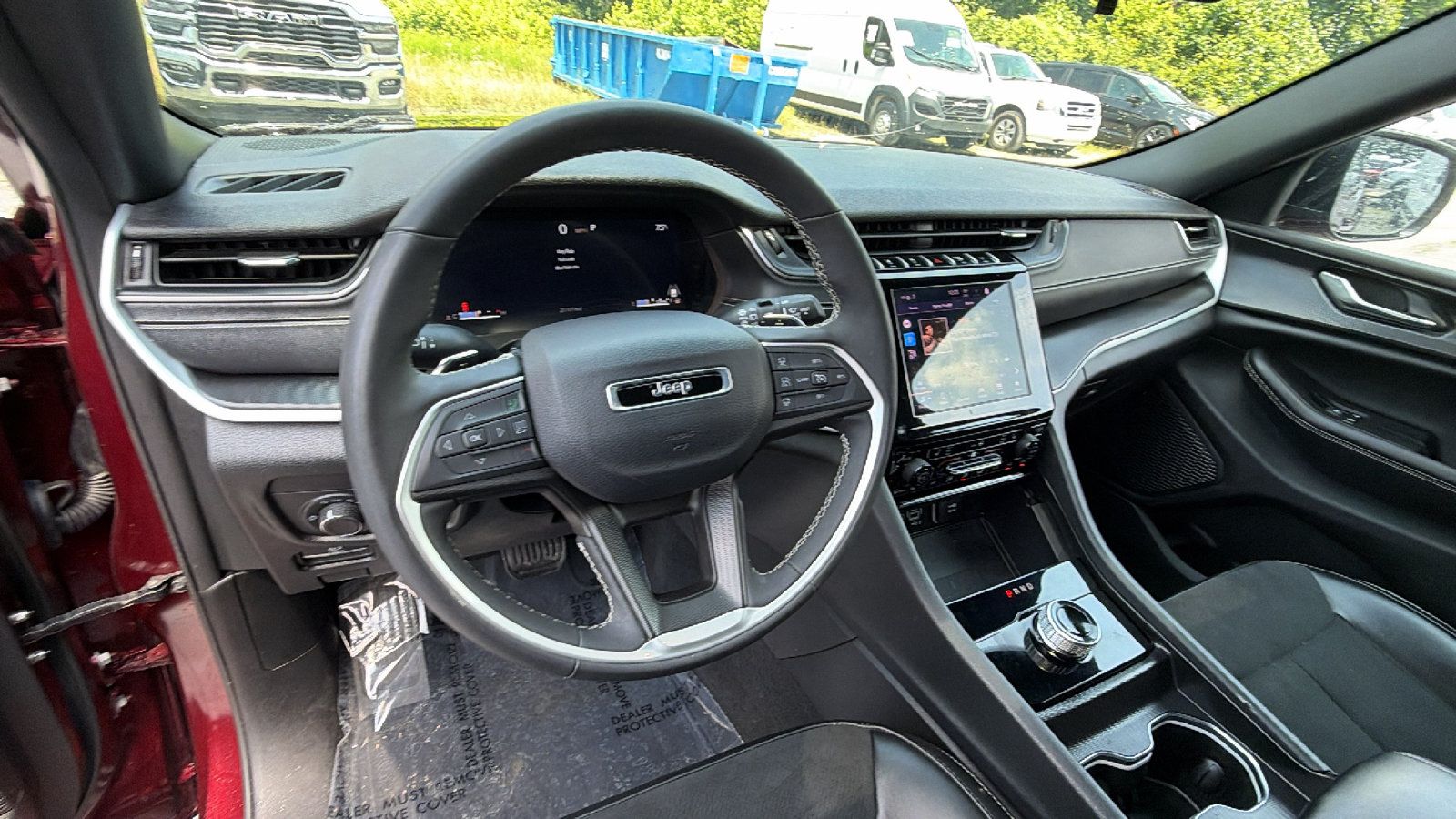 Certified 2025 Jeep Grand Cherokee Altitude AWD/4WD image 25