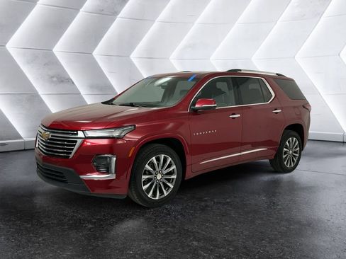 Used 2023 Chevrolet Traverse Premier image 3