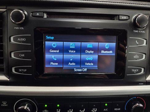 Used 2019 Toyota Highlander LE image 49