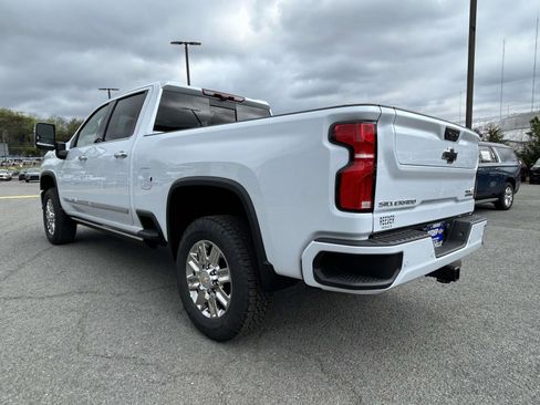 New 2026 Chevrolet Silverado 2500 High Country w/ High Country Premium Package AWD/4WD image 5