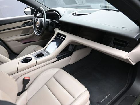 Certified 2022 Porsche Taycan image 32