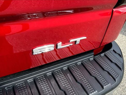 Used 2023 GMC Sierra 1500 SLT w/ SLT Premium Package AWD/4WD image 10
