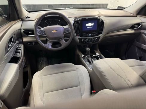 Used 2020 Chevrolet Traverse LT image 7