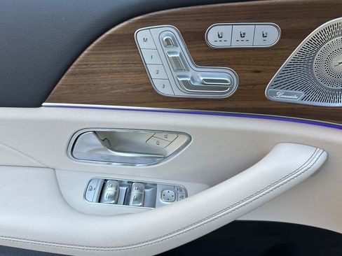 New 2025 Mercedes-Benz GLS 450 4MATIC image 9