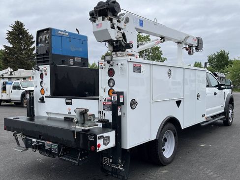 Used 2022 Ford F550 4x4 Crew Cab Super Duty w/ Power Equipment Group image 5