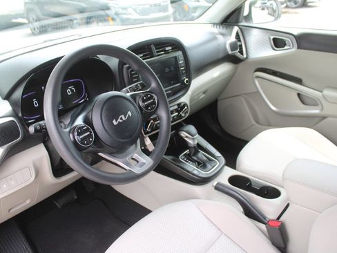 Used 2023 Kia Soul LX FWD image 21