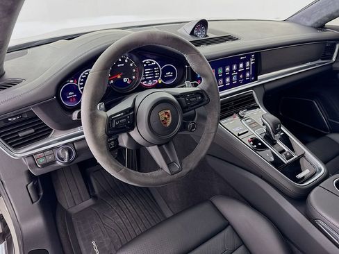 Certified 2023 Porsche Panamera GTS image 4