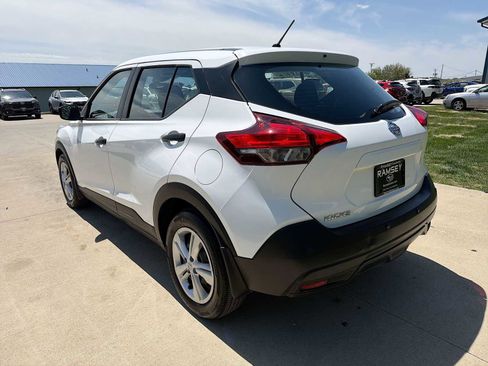 Used 2020 Nissan Kicks S FWD image 4