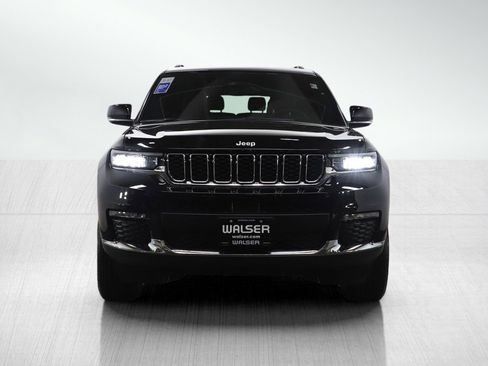Used 2025 Jeep Grand Cherokee L Limited w/ Trailer Tow Package AWD/4WD image 9