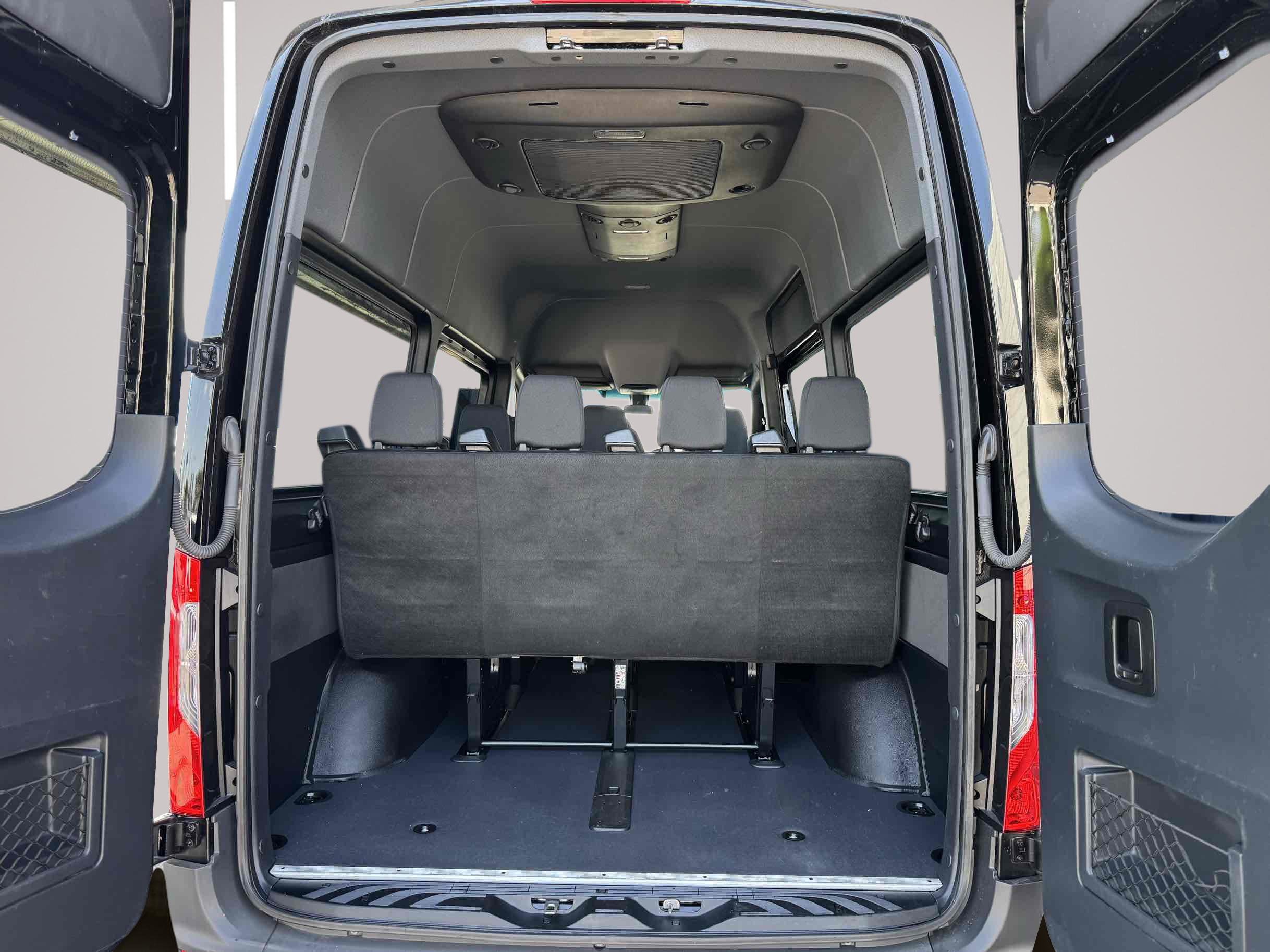 Used 2024 Mercedes-Benz Sprinter 2500 image 11