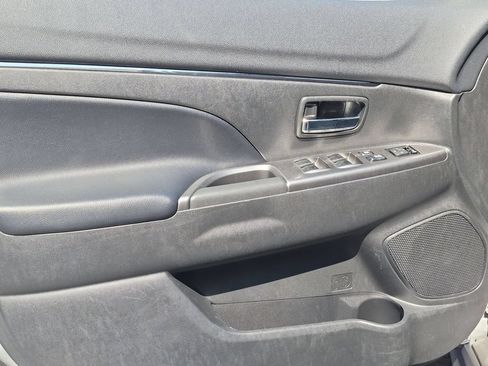 Used 2025 Mitsubishi Outlander Sport SE AWD/4WD image 11