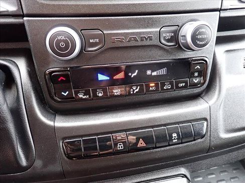 Used 2025 RAM ProMaster 2500 w/ U-Haul Equipment Group FWD image 17