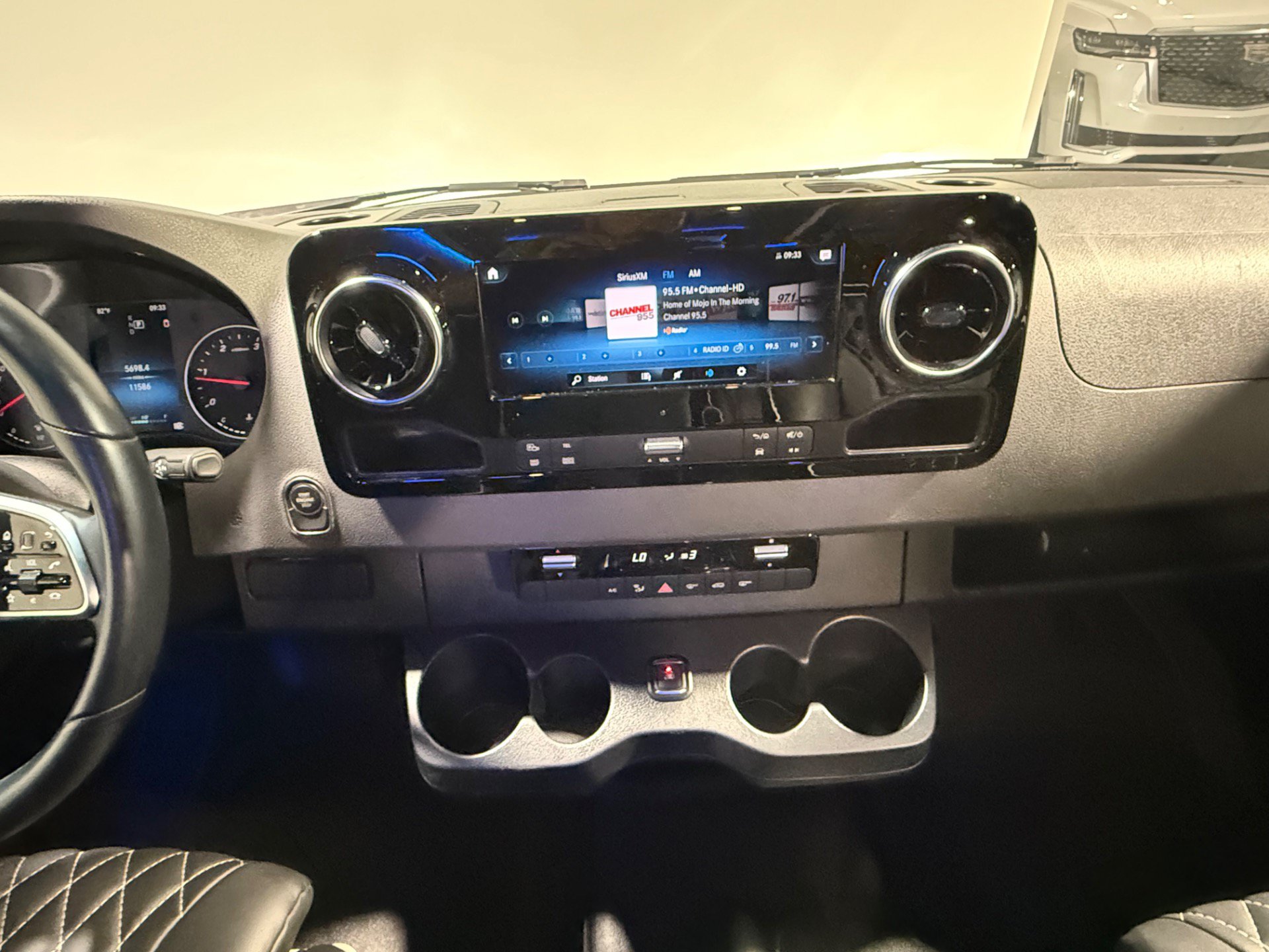 Used 2024 Mercedes-Benz Sprinter 2500 image 24