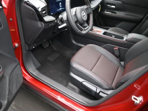 New 2026 Nissan Kicks SR image 12