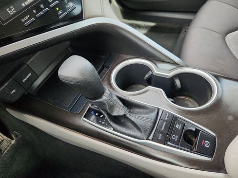 Used 2022 Toyota Camry LE FWD image 20