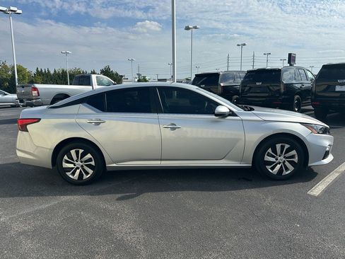 Used 2022 Nissan Altima 2.5 S image 4