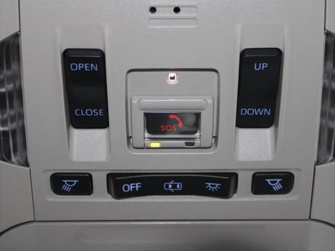 Certified 2021 Toyota Highlander XLE image 11