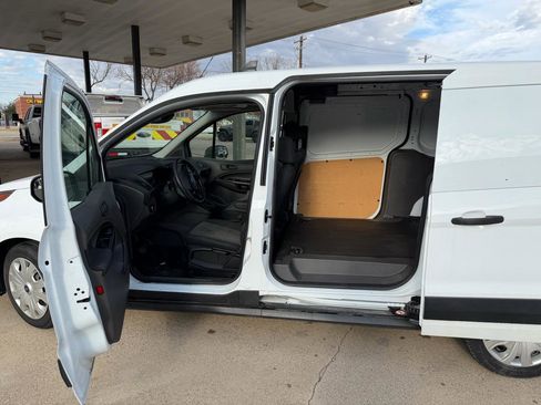 Used 2020 Ford Transit Connect XL image 9