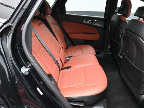 Certified 2025 Kia Sportage SX image 24