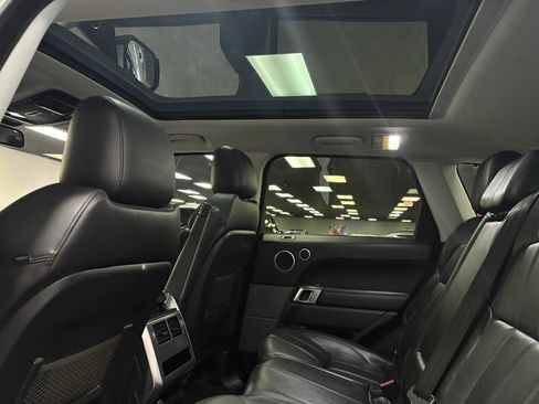 Used 2016 Land Rover Range Rover Sport SE image 44