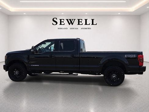 Used 2022 Ford F250 Lariat w/ Lariat Ultimate Package AWD/4WD image 2