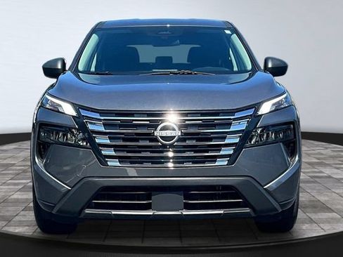 Used 2025 Nissan Rogue S FWD image 2