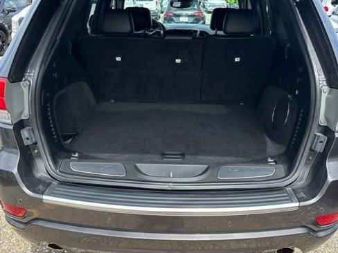 Used 2018 Jeep Grand Cherokee Limited AWD/4WD image 9