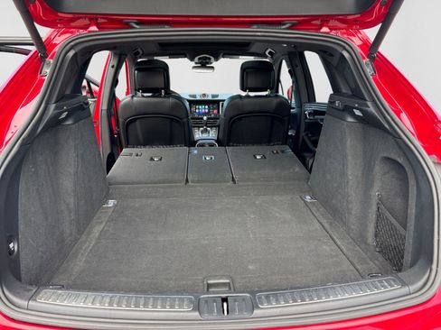 Used 2019 Porsche Macan AWD/4WD image 42